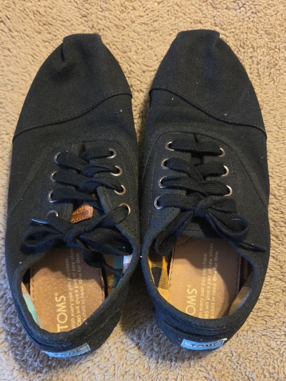 Toms - Picture 2 of 13